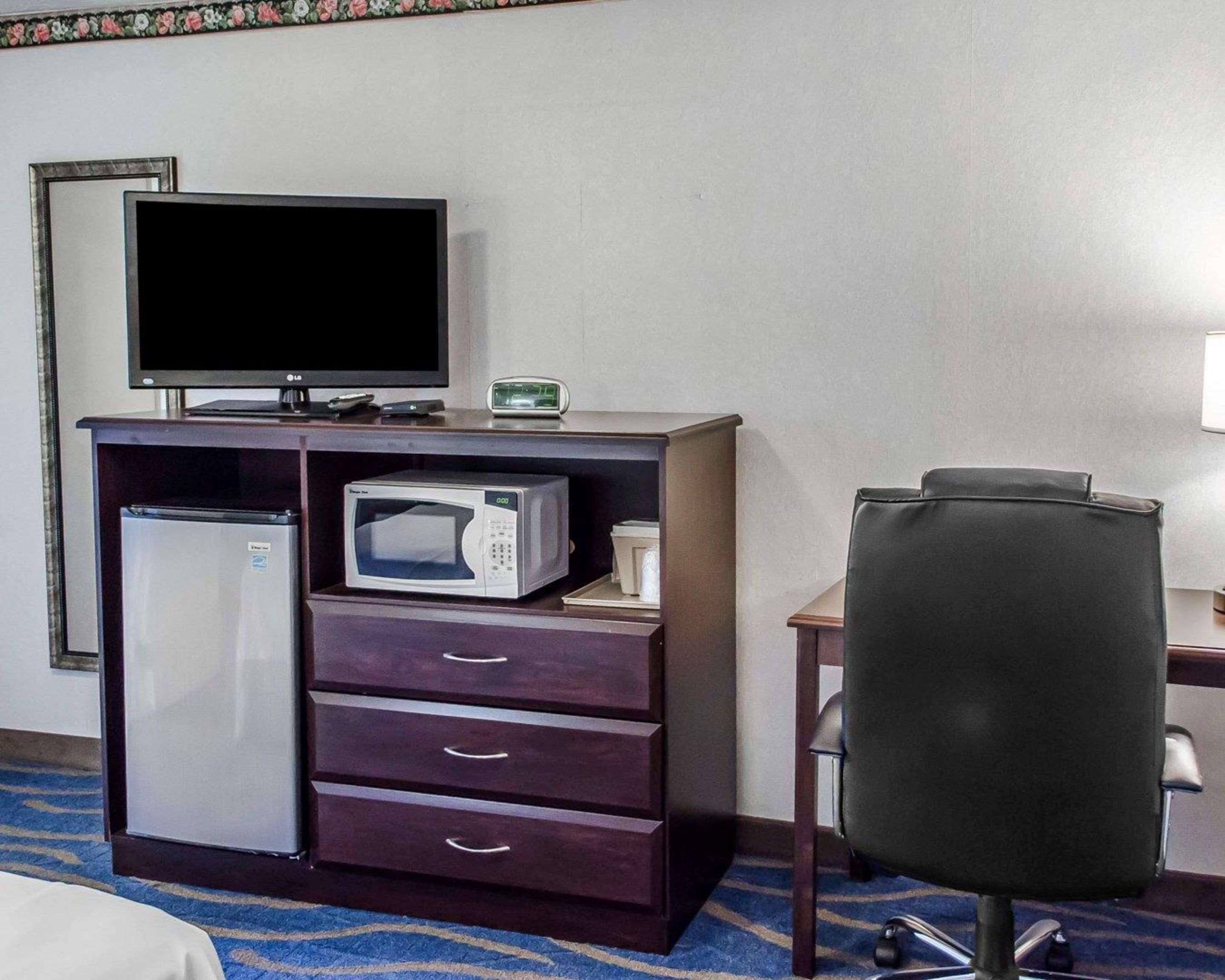 Lodge Econo Mechanicsburg