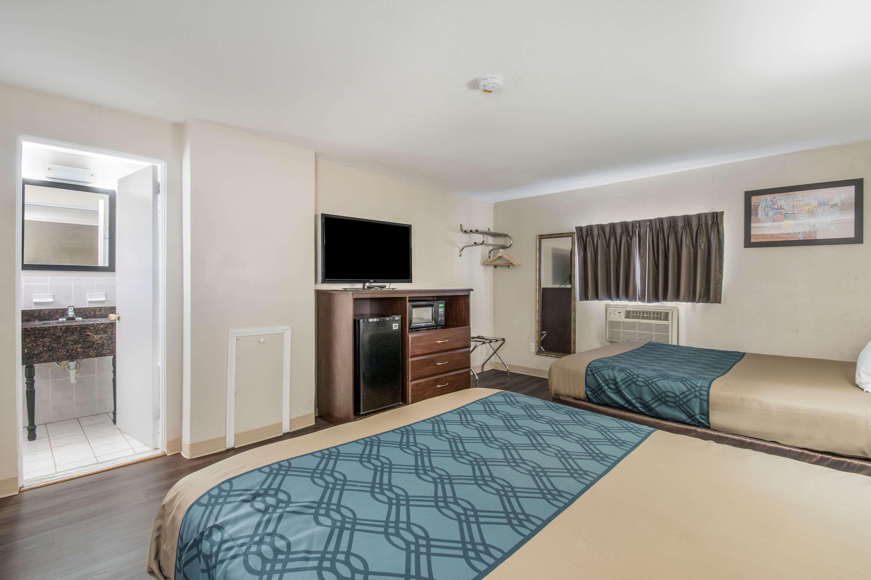 Lodge Econo