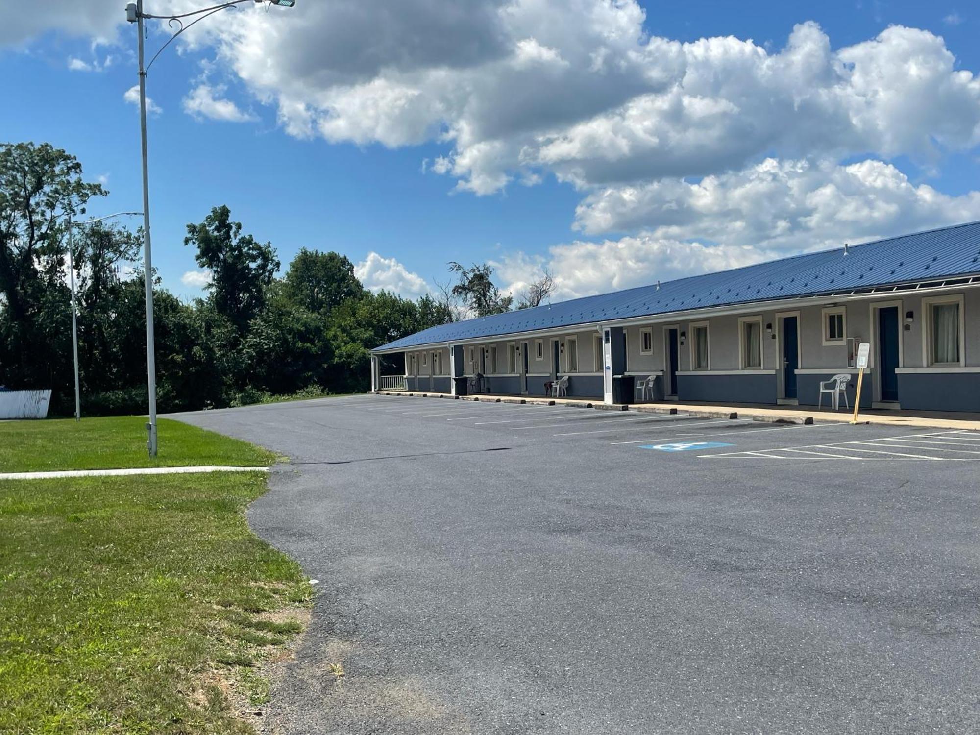 Lodge Econo Mechanicsburg